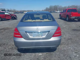2012 Mercedes-Benz S 550 z VIN WDDNG9EB8CA477487, wystawiony jako IAAI lot #41936591 z przebiegiem 61 182 mil mil oraz . Historia ofert i sprzedaży dostępna na DreamBid. Obrazek 16.