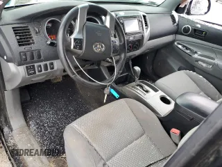2014 Toyota Tacoma with VIN 3TMMU4FN7EM065660, listed as a Copart auction lot 53133665 with 83,505 mi miles and Salvage title. Bid and sale history available at DreamBid. Image 8.