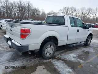 2009 Ford F-150 STX with VIN 1FTRX12W19KB23964, listed as a IAAI auction lot 41550002 with 278,228 mi miles. Bid and sale history available at carsss.com. Image 4.