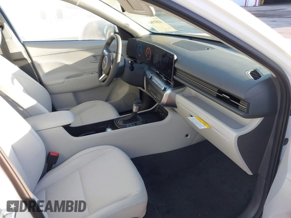 2025 Hyundai Kona SEL with VIN KM8HB3AB1SU215294, listed as a IAAI auction lot 41835866 with 484 mi miles. Bid and sale history available at carsss.com. Image 5.