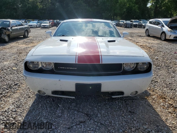 2013 Dodge Challenger SXT z VIN 2C3CDYAG0DH595482, wystawiony jako Copart lot #52610005 z przebiegiem 97 470 mil mil oraz Szkoda całkowita • Salvage title. Historia ofert i sprzedaży dostępna na DreamBid. Obrazek 5.