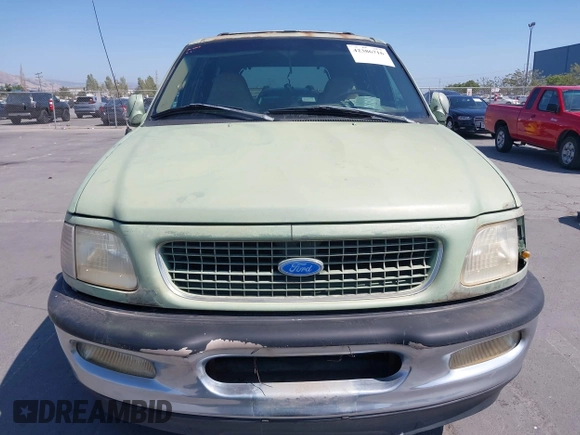1998 Ford Expedition XLT with VIN 1FMRU1762WLC11697, listed as a IAAI auction lot 42386716 with 239,848 mi miles and . Bid and sale history available at DreamBid. Image 12.