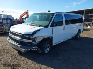 2016 Chevrolet Express Passenger LT with VIN 1GAZGPFG5G1288255, listed as a IAAI auction lot 41358649 with 108,852 mi miles. Bid and sale history available at carsss.com. Image 6.
