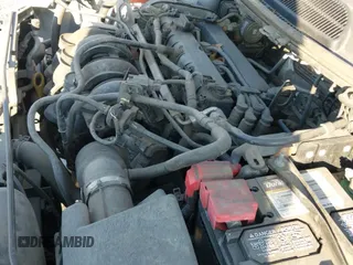 2014 Ford Fiesta SE z VIN 3FADP4BJ3EM163245, wystawiony jako IAAI lot #43133952 z przebiegiem 122 351 mil mil oraz . Historia ofert i sprzedaży dostępna na DreamBid. Obrazek 19.