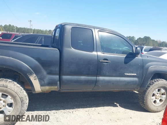 2006 Toyota Tacoma with VIN 5TEUU42N16Z162413, listed as a IAAI auction lot 41767068 with 300,572 mi miles. Bid and sale history available at carsss.com. Image 12.