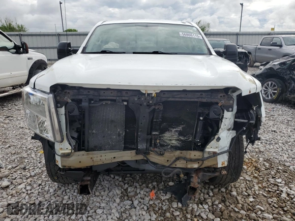 2017 Nissan Titan SV z VIN 1N6AA1RP1HN561729, wystawiony jako Copart lot #56866115 z przebiegiem 27 590 mil mil oraz Szkoda całkowita • Salvage title. Historia ofert i sprzedaży dostępna na DreamBid. Obrazek 5.