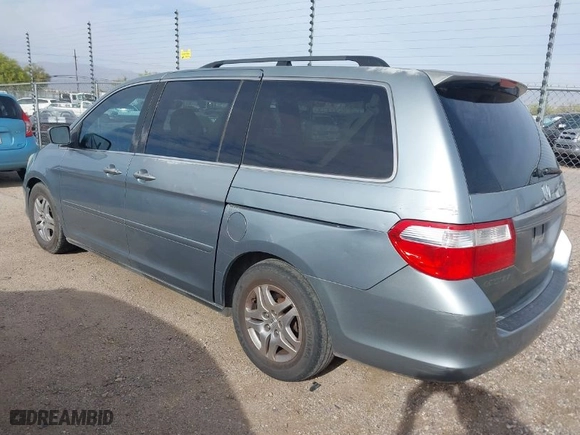 2007 Honda Odyssey EX-L with VIN 5FNRL38617B021850, listed as a IAAI auction lot 41852809 with 136,892 mi miles. Bid and sale history available at carsss.com. Image 3.