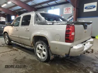 2008 Chevrolet Avalanche LTZ z VIN 3GNFK12338G294686, wystawiony jako Copart lot #41976675 z przebiegiem 143 713 mil mil oraz Czysty tytuł • Clean title. Historia ofert i sprzedaży dostępna na DreamBid. Obrazek 2.