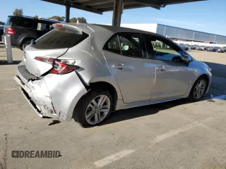 2019 Toyota Corolla Hatchback SE with VIN JTNK4RBE1K3018899, listed as a Copart auction lot 46933695 with 68,196 mi miles and Salvage Title. Bid and sale history available at carsss.com. Image 3.