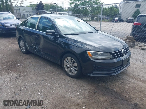 2015 Volkswagen Jetta SE z VIN 3VWD17AJXFM338250, wystawiony jako IAAI lot #42651860 z przebiegiem 119 751 mil mil oraz . Historia ofert i sprzedaży dostępna na DreamBid. Obrazek 1.