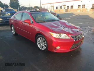 2014 Lexus ES 330 z VIN JTHBK1GGXE2113007, wystawiony jako IAAI lot #40591856 z przebiegiem 121 388 mil mil oraz . Historia ofert i sprzedaży dostępna na DreamBid. Obrazek 1.