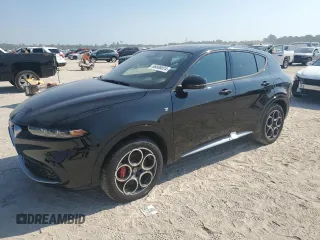 2024 Alfa Romeo Tonale Ti z VIN ZASPATCW4R3046069, wystawiony jako Copart lot #66606024 z przebiegiem 3330 mil mil oraz Nie do naprawy. Historia ofert i sprzedaży dostępna na DreamBid. Obrazek 1.