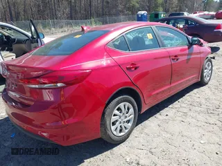 2017 Hyundai Elantra SE z VIN 5NPD74LF6HH187652, wystawiony jako IAAI lot #41822167 z przebiegiem 71 582 mil mil oraz . Historia ofert i sprzedaży dostępna na DreamBid. Obrazek 4.