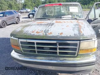 1993 Ford F-150 z VIN 1FTDF15H8PLA49895, wystawiony jako IAAI lot #42766515 z przebiegiem Nie podano mil oraz . Historia ofert i sprzedaży dostępna na DreamBid. Obrazek 10.