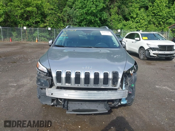 2017 Jeep Cherokee Latitude z VIN 1C4PJLCB4HW559926, wystawiony jako IAAI lot #42357305 z przebiegiem 106 188 mil mil oraz . Historia ofert i sprzedaży dostępna na DreamBid. Obrazek 12.