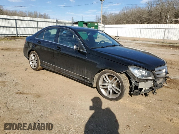 2013 Mercedes-Benz C 300 Sport с VIN WDDGF8AB0DR273278, выставлен на аукционе Copart как лот 46978945 с пробегом 50 400 миль миль и Списание • Salvage title. История ставок и продаж доступна на DreamBid. Изображение 4.