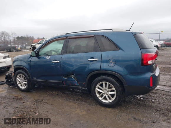 2015 Kia Sorento LX with VIN 5XYKTDA67FG605596, listed as a IAAI auction lot 41501271 with 95,122 mi miles. Bid and sale history available at carsss.com. Image 15.