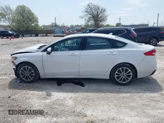 2020 Ford Fusion SE с VIN 3FA6P0HD3LR162034, выставлен на аукционе IAAI как лот 42137249 с пробегом 57 629 миль миль и . История ставок и продаж доступна на DreamBid. Изображение 14.