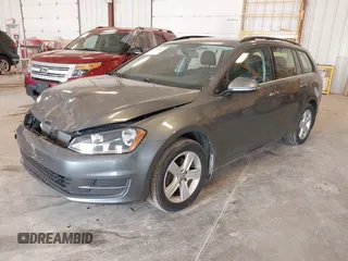 2015 Volkswagen Golf S z VIN 3VWCA7AU0FM515720, wystawiony jako IAAI lot #42095802 z przebiegiem 129 596 mil mil oraz . Historia ofert i sprzedaży dostępna na DreamBid. Obrazek 2.