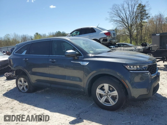 2021 Kia Sorento LX z VIN 5XYRGDLC4MG073856, wystawiony jako Copart lot #55114875 z przebiegiem 52 439 mil mil oraz Szkoda całkowita • Salvage title. Historia ofert i sprzedaży dostępna na DreamBid. Obrazek 4.