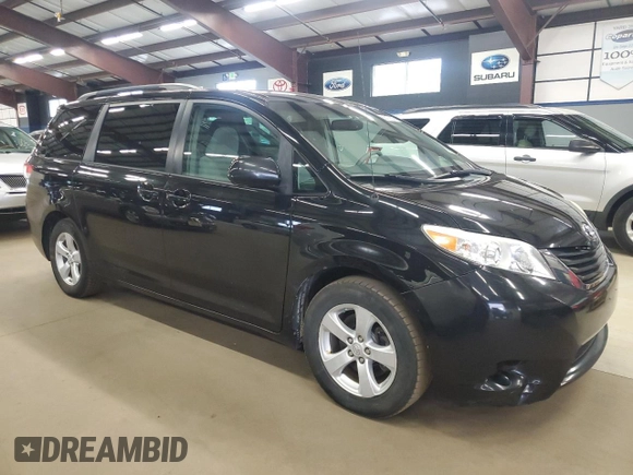 2014 Toyota Sienna LE AAS z VIN 5TDKK3DC9ES524468, wystawiony jako Copart lot #58170535 z przebiegiem 228 172 mil mil oraz Czysty tytuł • Clean title. Historia ofert i sprzedaży dostępna na DreamBid. Obrazek 4.