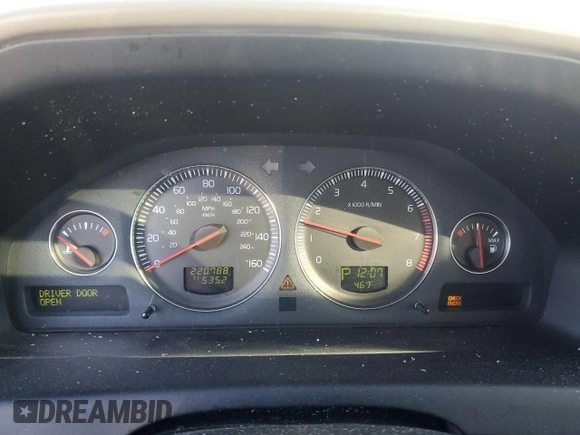 2005 Volvo XC70 with VIN YV1SZ592451180787, listed as a Copart auction lot 81856974 with 220,788 mi miles and Clean Title. Bid and sale history available at DreamBid. Image 9.