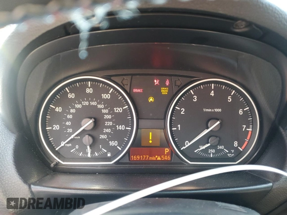 2008 BMW 1 Series 135i z VIN WBAUN93598VF54733, wystawiony jako Copart lot #59838075 z przebiegiem 169 177 mil mil oraz Szkoda całkowita • Salvage title. Historia ofert i sprzedaży dostępna na DreamBid. Obrazek 9.