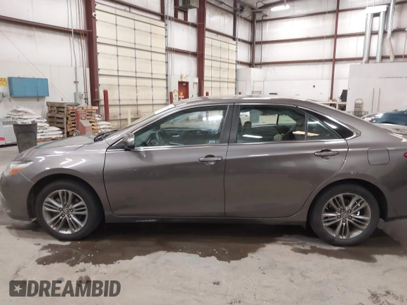 2017 Toyota Camry XLE z VIN 4T1BF1FK5HU389773, wystawiony jako IAAI lot #42189385 z przebiegiem 133 860 mil mil oraz . Historia ofert i sprzedaży dostępna na DreamBid. Obrazek 14.