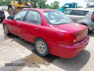 2003 Kia Spectra z VIN KNAFB121335301950, wystawiony jako IAAI lot #42433395 z przebiegiem 101 534 mil mil oraz . Historia ofert i sprzedaży dostępna na DreamBid. Obrazek 3.