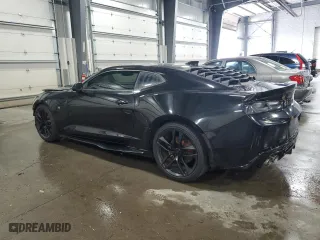 2018 Chevrolet Camaro 2LT with VIN 1G1FC1RS0J0162622, listed as a Copart auction lot 71362134 with 33,180 mi miles and Salvage Title. Bid and sale history available at carsss.com. Image 2.