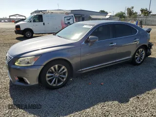 2013 Lexus LS 460 z VIN JTHBL5EF0D5120480, wystawiony jako Copart lot #57443725 z przebiegiem 183 390 mil mil oraz Szkoda całkowita • Salvage title. Historia ofert i sprzedaży dostępna na DreamBid. Obrazek 1.