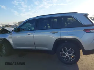2024 Jeep Grand Cherokee Limited with VIN 1C4RJHBG2RC195432, listed as a IAAI auction lot 41625448 with 6,291 mi miles and . Bid and sale history available at DreamBid. Image 14.