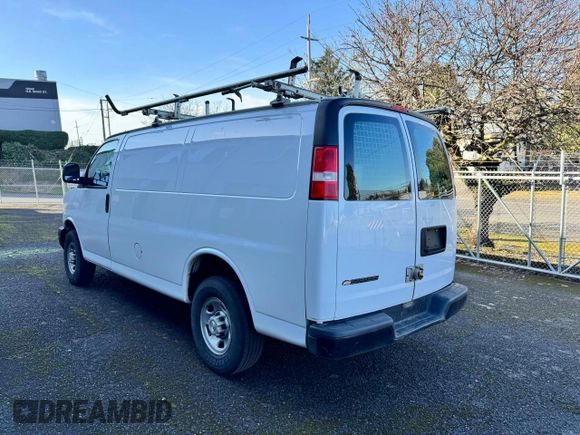 2018 Chevrolet Express Cargo Van with VIN 1GCWGAFP3J1345213, listed as a Copart auction lot 50424285 with 116,638 mi miles and Clean Title. Bid and sale history available at carsss.com. Image 3.