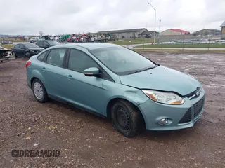 2012 Ford Focus SE с VIN 1FAHP3F28CL321110, выставлен на аукционе IAAI как лот 42130760 с пробегом 81 635 миль миль и . История ставок и продаж доступна на DreamBid. Изображение 1.