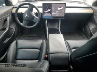 2020 Tesla Model 3 Standard Range Plus z VIN 5YJ3E1EA7LF614006, wystawiony jako Copart lot #53491465 z przebiegiem 51 170 mil mil oraz Czysty tytuł • Clean title. Historia ofert i sprzedaży dostępna na DreamBid. Obrazek 8.