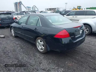 2007 Honda Accord LX SE z VIN 1HGCM56347A060871, wystawiony jako IAAI lot #42525456 z przebiegiem 205 285 mil mil oraz . Historia ofert i sprzedaży dostępna na DreamBid. Obrazek 3.