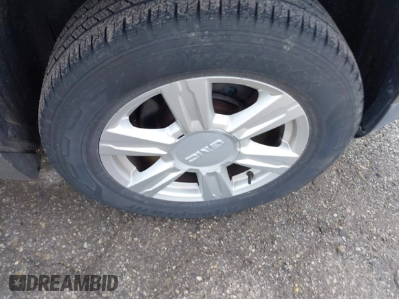 2015 GMC Terrain SLE with VIN 2GKFLVEK6F6239775, listed as a IAAI auction lot 42032922 with 172,916 mi miles. Bid and sale history available at carsss.com. Image 12.