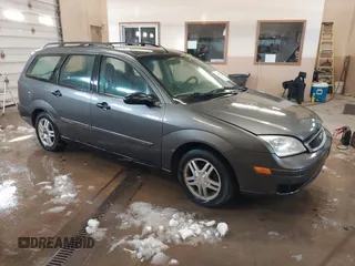 2005 Ford Focus SE with VIN 1FAFP36N45W158796, listed as a IAAI auction lot 41823987 with 145,803 mi miles and . Bid and sale history available at carsss.com. Image 1.