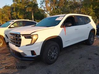 2025 GMC Acadia AWD Elevation z VIN 1GKENNRS8SJ160993, wystawiony jako IAAI lot #41679086 z przebiegiem 1 256 mil mil oraz . Historia ofert i sprzedaży dostępna na DreamBid. Obrazek 2.