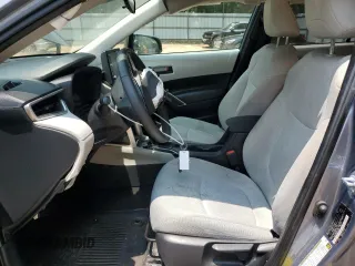 2022 Toyota Corolla Cross LE z VIN 7MUCAAAG8NV017408, wystawiony jako Copart lot #59096555 z przebiegiem 33 703 mil mil oraz Szkoda całkowita • Salvage title. Historia ofert i sprzedaży dostępna na DreamBid. Obrazek 7.