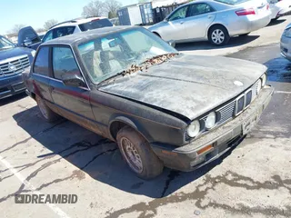 1989 BMW 3 Series 325is z VIN WBAAA2300KAE71779, wystawiony jako IAAI lot #41819881 z przebiegiem 146 433 mil mil oraz . Historia ofert i sprzedaży dostępna na DreamBid. Obrazek 1.