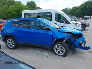 2024 Jeep Compass Latitude с VIN 3C4NJDBNXRT118589, выставлен на аукционе IAAI как лот 42597240 с пробегом 32 098 миль миль и . История ставок и продаж доступна на DreamBid. Изображение 13.