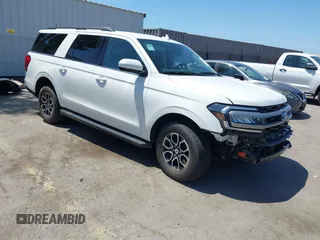 2023 Ford Expedition Max XLT z VIN 1FMJK1H85PEA63621, wystawiony jako IAAI lot #42229772 z przebiegiem 21 879 mil mil oraz . Historia ofert i sprzedaży dostępna na DreamBid. Obrazek 1.