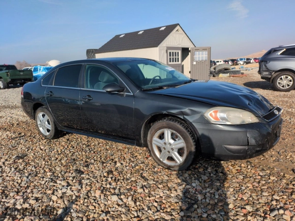 2013 Chevrolet Impala Police with VIN 2G1WD5E32D1258831, listed as a Copart auction lot 81793404 with 170,229 mi miles and Salvage Title. Bid and sale history available at carsss.com. Image 4.