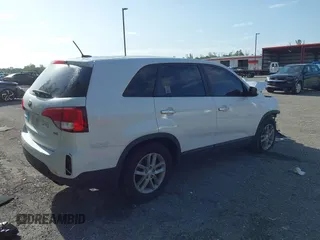 2015 Kia Sorento LX with VIN 5XYKT3A61FG561833, listed as a IAAI auction lot 42016426 with 130,907 mi miles and . Bid and sale history available at carsss.com. Image 4.