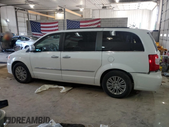 2016 Chrysler Town & Country Touring L Anniversary Edition with VIN 2C4RC1CG3GR284592, listed as a Copart auction lot 62499194 with 98,428 mi miles and Salvage Title. Bid and sale history available at DreamBid. Image 2.
