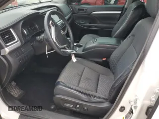 2016 Toyota Highlander LE z VIN 5TDBKRFH1GS277655, wystawiony jako Copart lot #51135055 z przebiegiem 147 261 mil mil oraz Nie do naprawy • Non repairable. Historia ofert i sprzedaży dostępna na DreamBid. Obrazek 7.