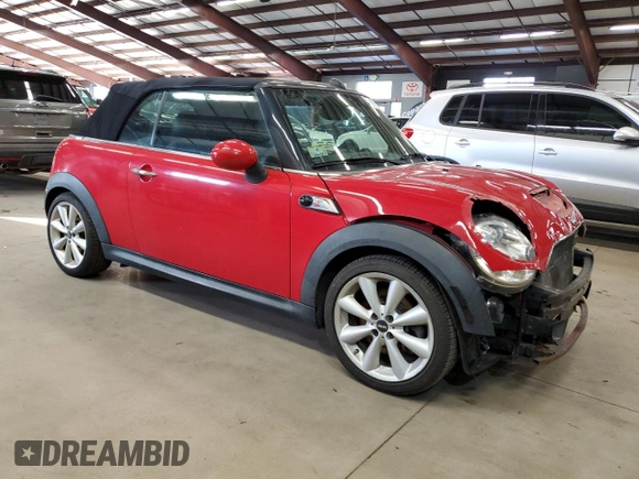 2015 MINI Convertible S z VIN WMWZP3C56FT298876, wystawiony jako Copart lot #41647375 z przebiegiem 96 038 mil mil oraz Szkoda całkowita • Salvage title. Historia ofert i sprzedaży dostępna na DreamBid. Obrazek 4.
