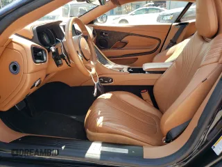 2018 Aston Martin DB11 z VIN SCFRMFAVXJGL03743, wystawiony jako Copart lot #61625494 z przebiegiem 17 207 mil mil oraz Szkody całkowita. Historia ofert i sprzedaży dostępna na DreamBid. Obrazek 7.