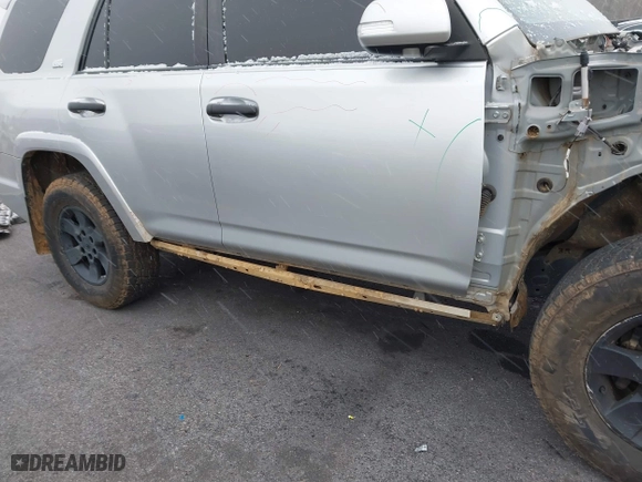 2011 Toyota 4Runner Trail with VIN JTEBU5JR4B5067564, listed as a IAAI auction lot 41382226 with 216,056 mi miles. Bid and sale history available at carsss.com. Image 19.